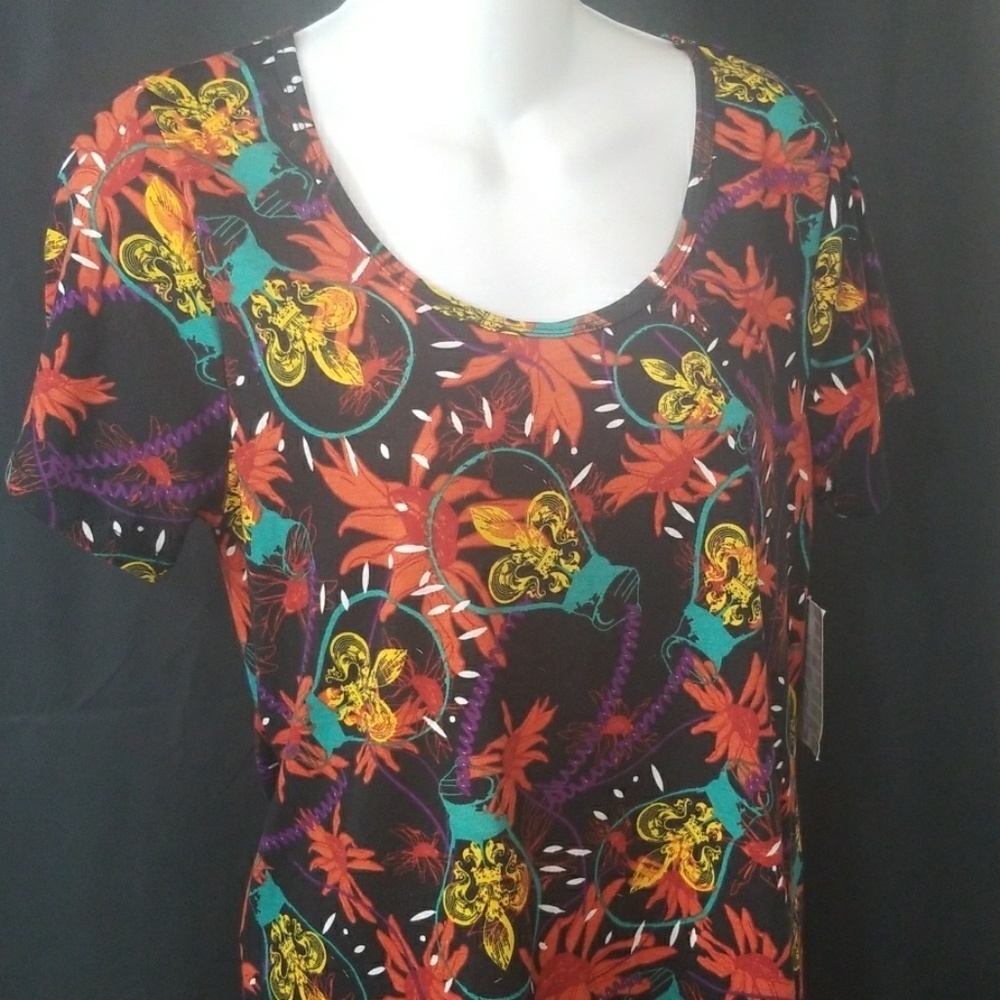 NWT LulaRoe classic T simply comfortable shirt Sml